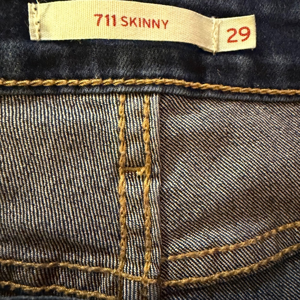 Levis 711 Skinny Jeans Womens 29 Dark Wash Blue Denim Mid Rise Stretch 188810012 - Picture 3 of 11